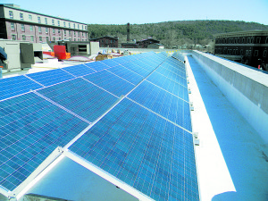 106 Ten K Solar 410-watt panels providing a capacity of 43.46 kW power the Monadnock Food Co-op community in Keene, NH. Photo courtesy of Craig Bell, Solar Source.