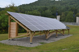 Vermont Law School 9.36 kW solar panel array. Photo by SayCheeeeeese. CC BY CC0 1.0. Wikimedia Commons.